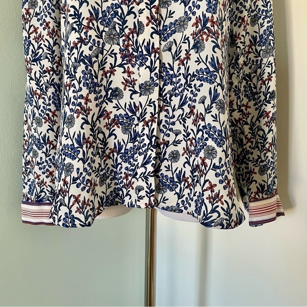 Loft Women’s Floral Button Down Blouse Size S - Picture 6 of 12